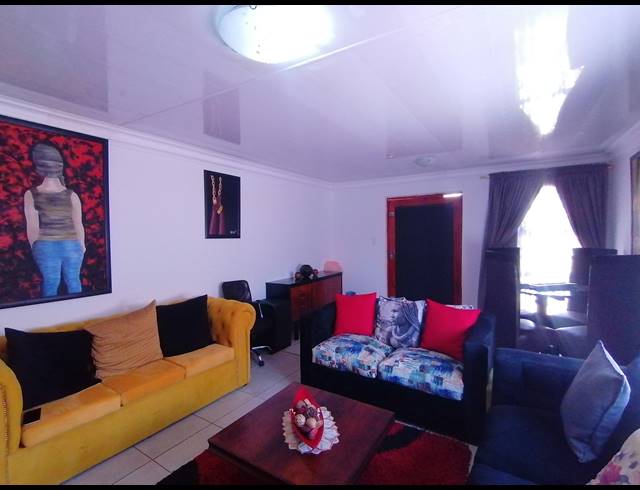 2 BEDROOM FREESTANDING FOR SALE IN KANANA